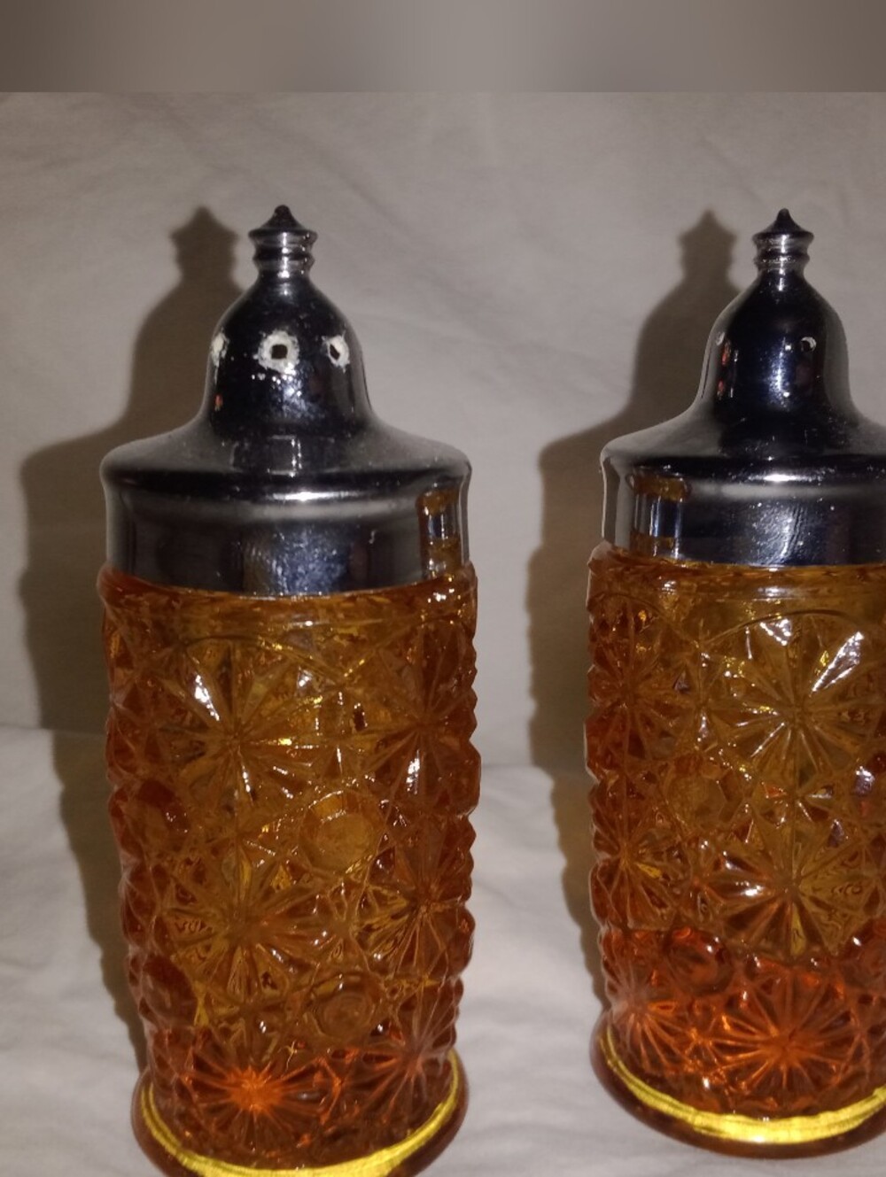 Vintage L.E. Smith Amber Daisy And Button Glass Salt And Pepper Shakers Retro